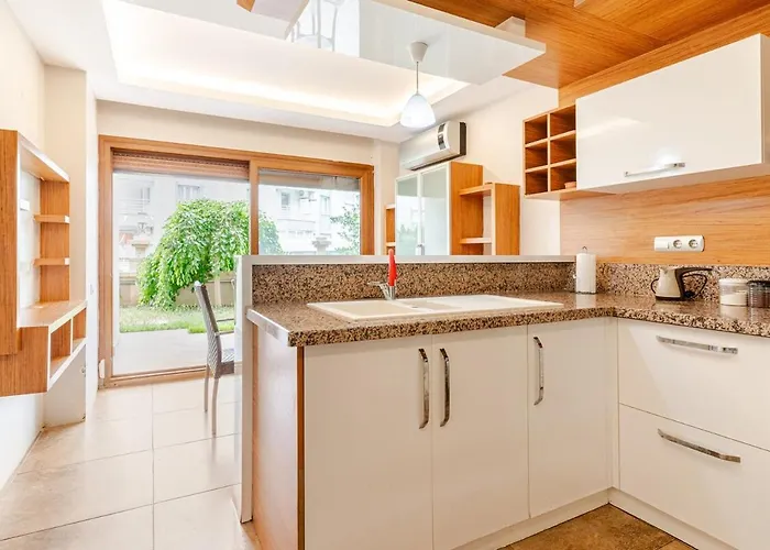 Deluxe Three-Bedroom Apartment